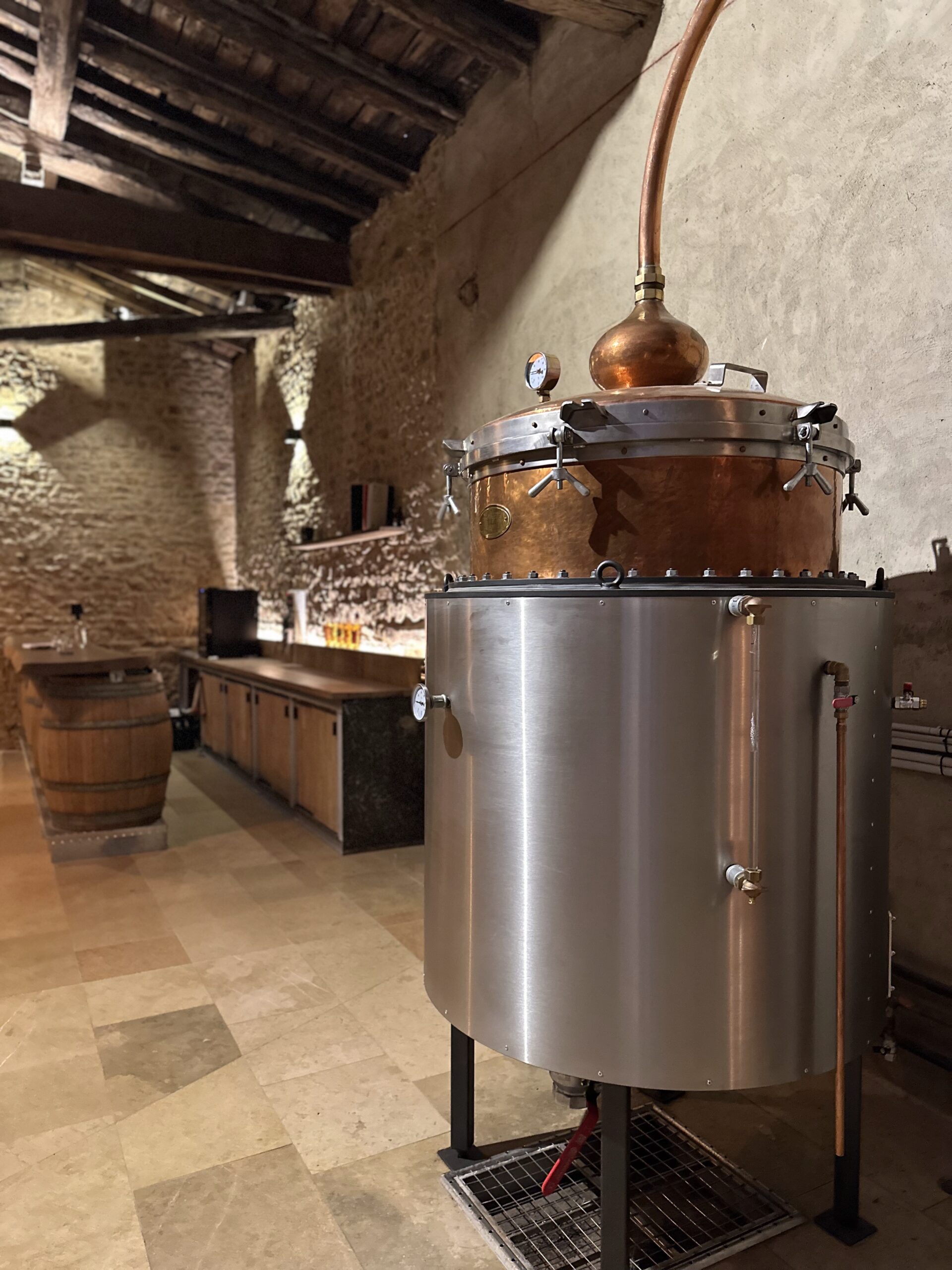 alambic au sein de la distillerie Chênaie à Sainte Paule dans le Beaujolais